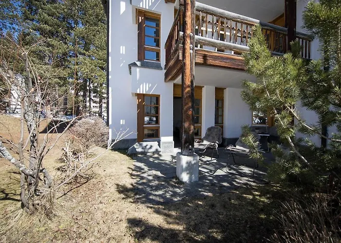 Central Flat For 3 Persons At Hotel Schweizerhof-Lenzerheide